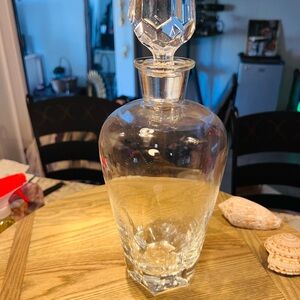 Elegant Clear Glass Whiskey Decanter